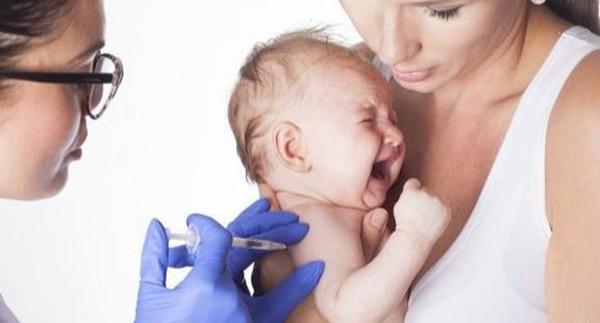 给小孩打针需要骗他们说不疼么?(图1) 给小孩打针需要骗他们说不疼么?(图1)