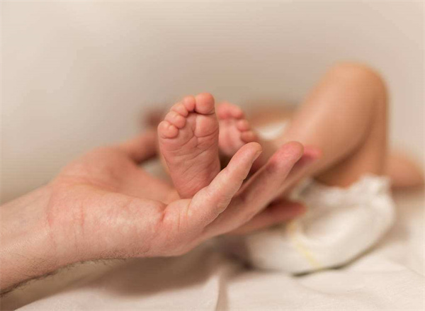 北京专业育儿嫂公司推荐_育儿嫂应具备什么技能(图1) 北京专业育儿嫂公司推荐_育儿嫂应具备什么技能(图1)