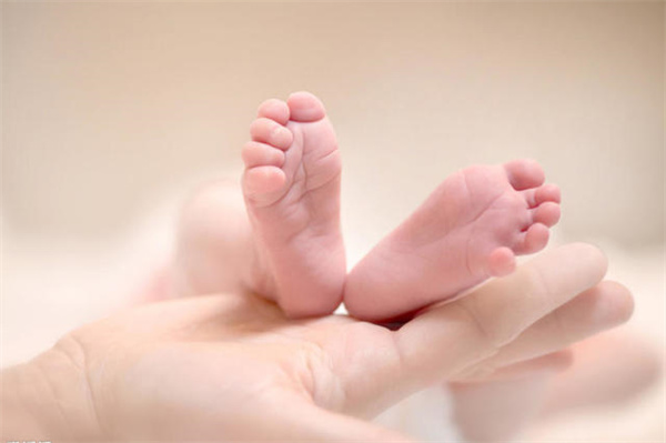 北京专业的育儿嫂公司推荐十月阳光_育儿嫂的工作内容有哪些(图1) 北京专业的育儿嫂公司推荐十月阳光_育儿嫂的工作内容有哪些(图1)