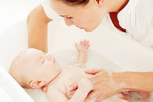 北京坐月子,月嫂和婆婆之间怎么选? (图1) 北京坐月子,月嫂和婆婆之间怎么选? (图1)